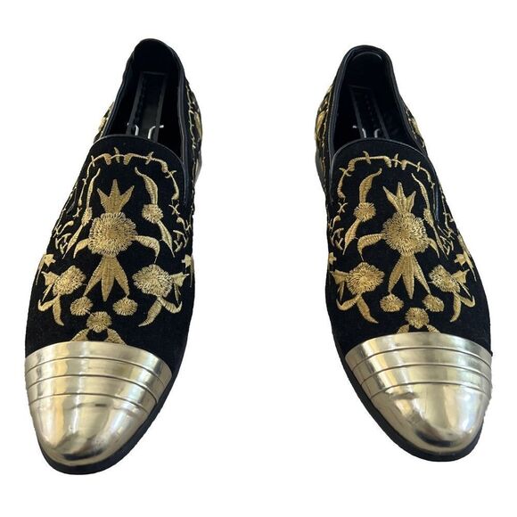 HUN Fashion Slip‎ On Gold Cap Toe Embroidered Shoe Sz 10.5 - Picture 1 of 8